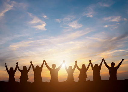 Personnes se tenant par la main Personnes se tenant par la main